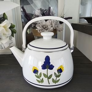 Vintage Dansk tea pot/Kettle
